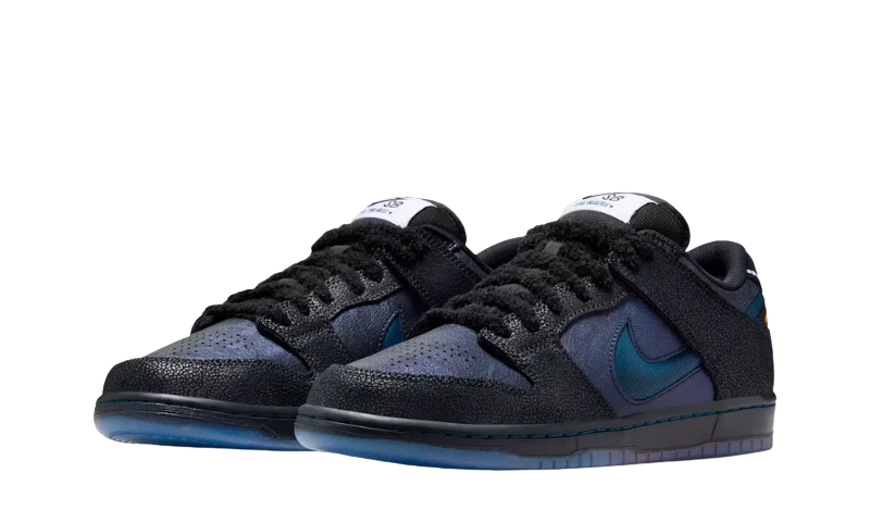 Nike SB Dunk Low Pro
Bluetile Skateboards