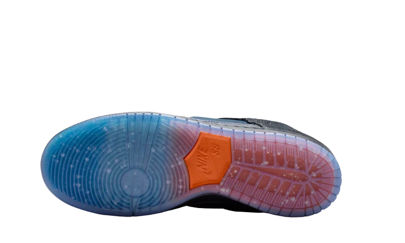 Nike SB Dunk Low Pro
Bluetile Skateboards